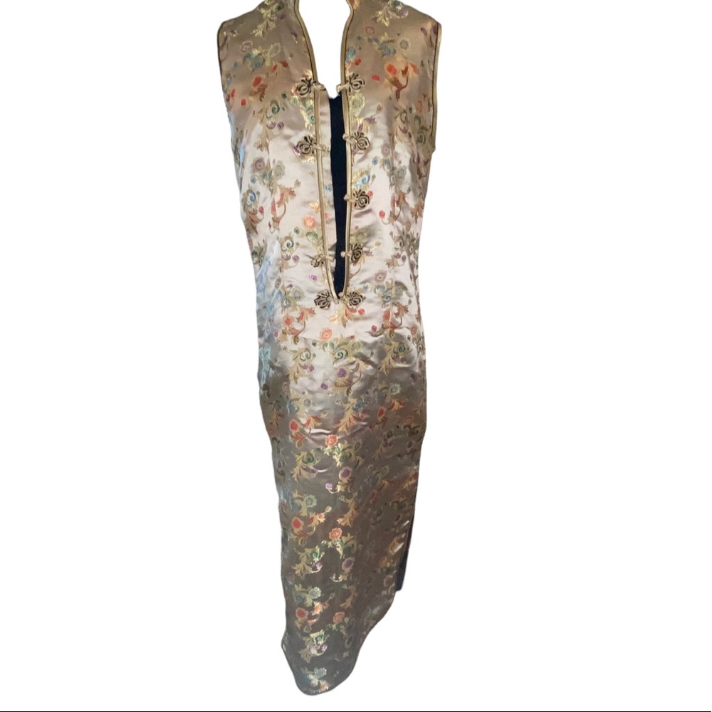 Gold and paisley Traditional Cheongsam/Qipao